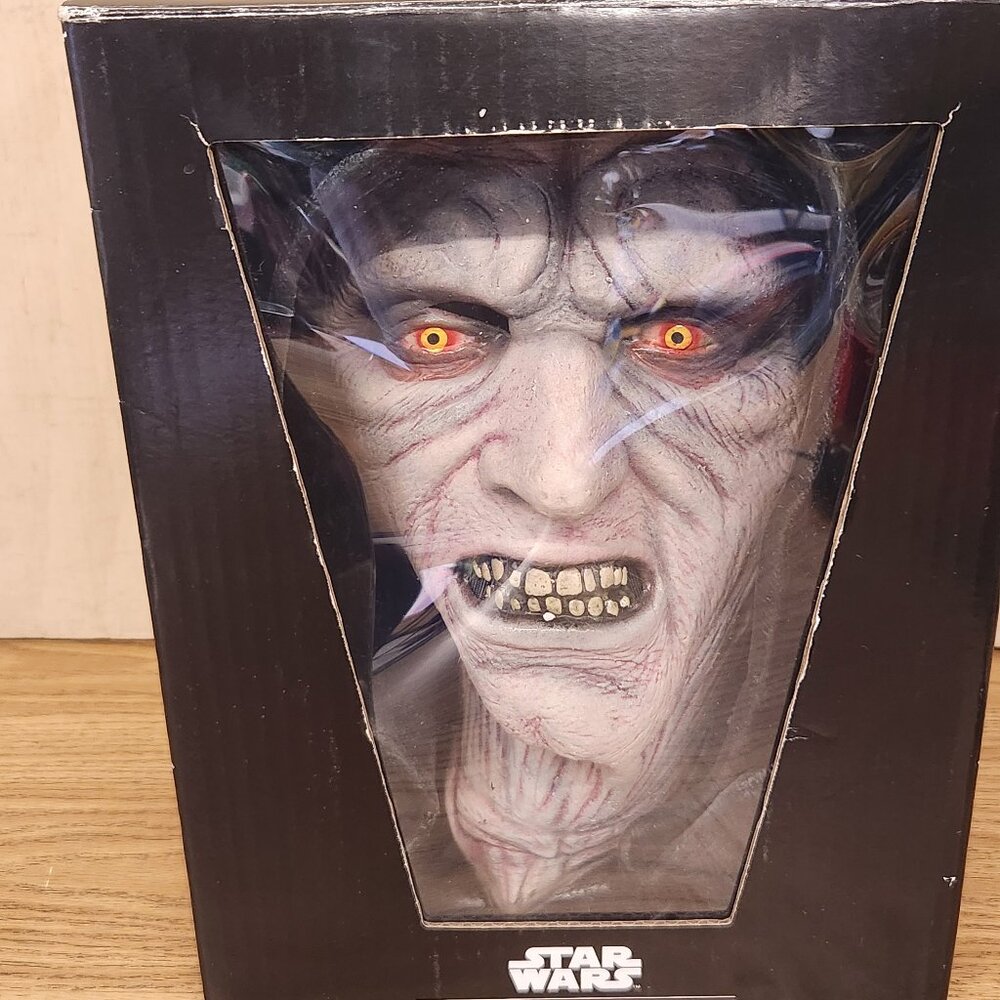 Star Wars Emperor Palpatine Deluxe Mask With XL hooded Robe Halloween Mask
